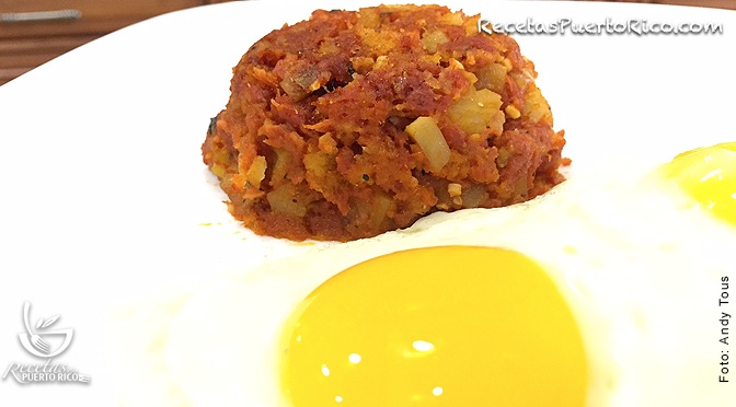 Corned Beef con Huevos Fritos