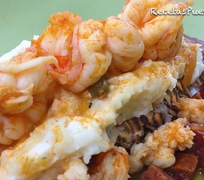 Langosta Camarones y Chorizo